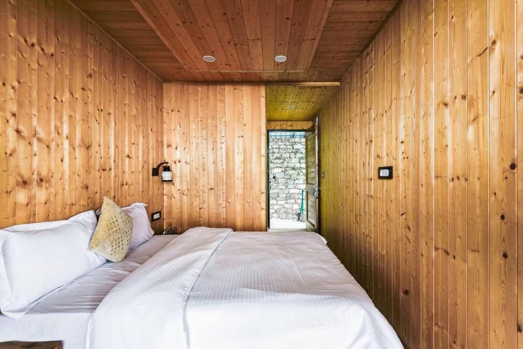 Kasauli Cascade A Cheerfull 4 Bedroom Challet Eksteriør billede